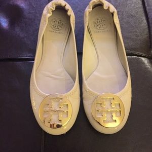 🎀 TORY BURCH :: Vanilla / Cream Reva Ballet Flat