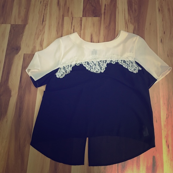 NWOT color block black and white blouse