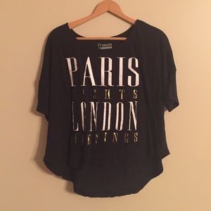 Black cropped tshirt