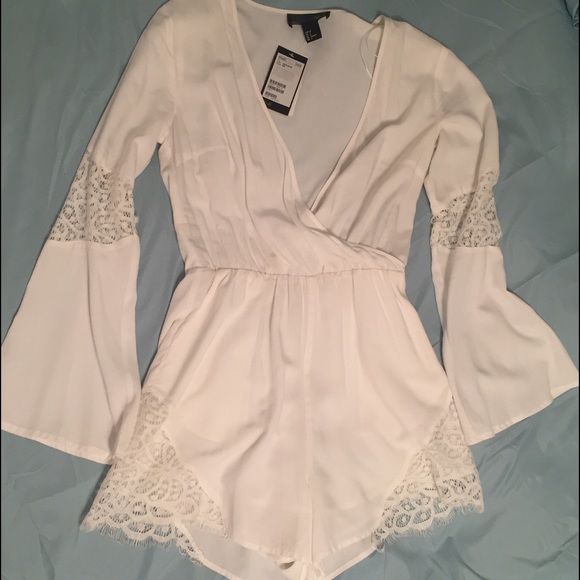 H&M white lace long sleeve romper