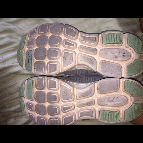 Nike - Picture 3 of 4