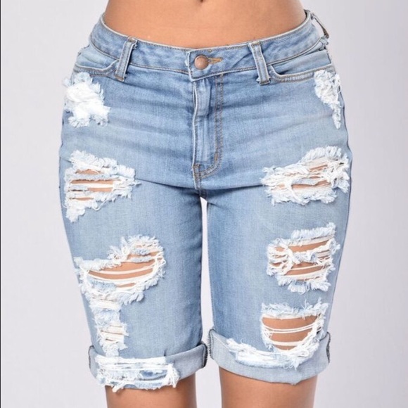 Fashion Nova "Shipwrecked" Bermuda Shorts Size M