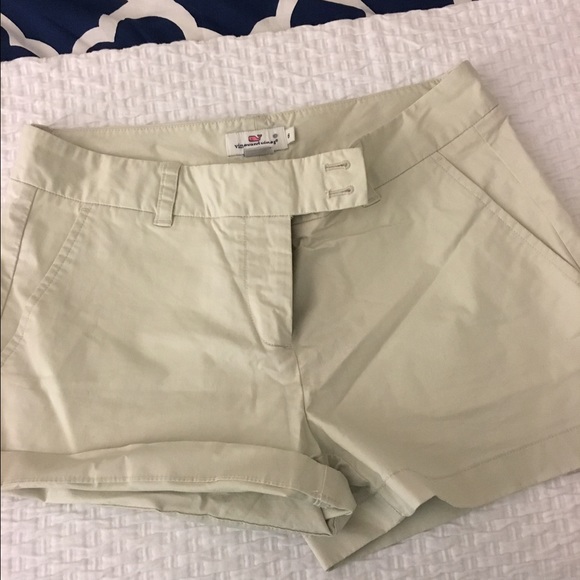 Vineyard Vines women's khaki shorts