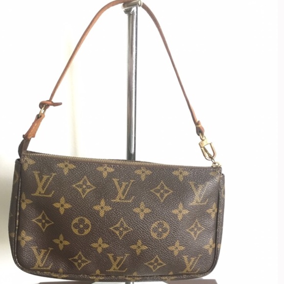 Louis Vuitton Handbags - Authentic Louis Vuitton Monogram Pochette