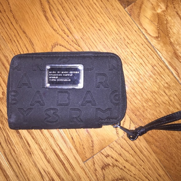 ‼️LOWEST PRICE‼️Marc by Marc Jacobs classic Q