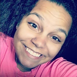 Meet your Posher, Caitlin