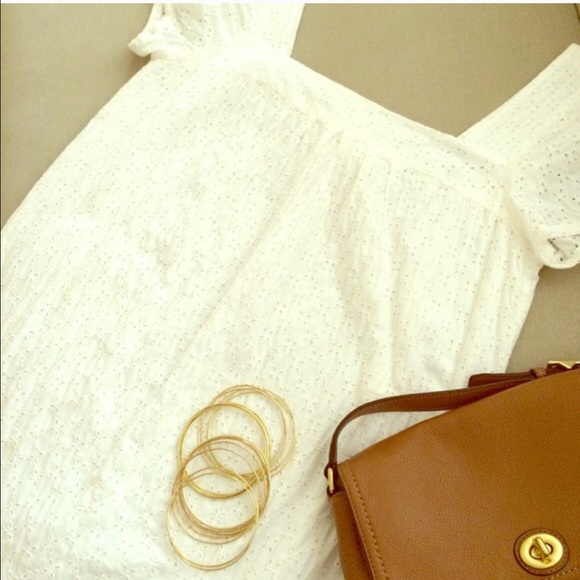 ❤️SOLD❤️ Vince eyelet summer dress - Picture 3 of 4