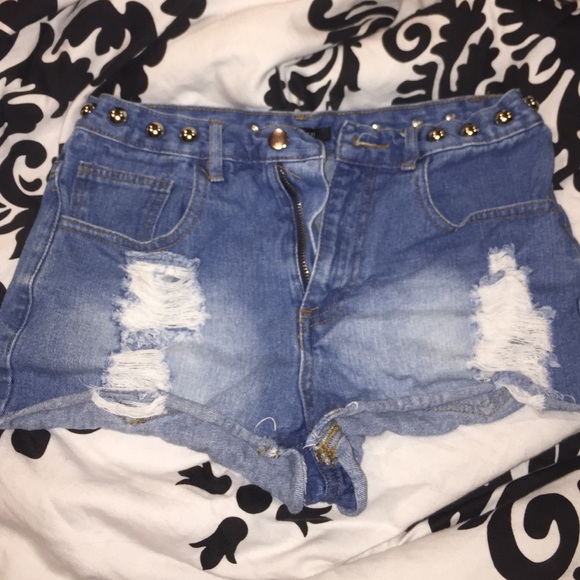 Forever 21 distressed stutted jean shorts - Picture 1 of 4
