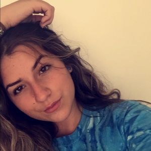 Meet your Posher, Carolina