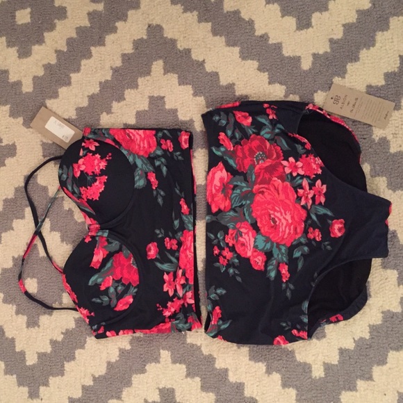 High waisted bikini set, brand new with tags!