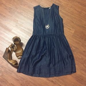 Dark chambray GAP dress