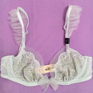 Brand New Victoria's Secret Rare Lace Brallette 😍