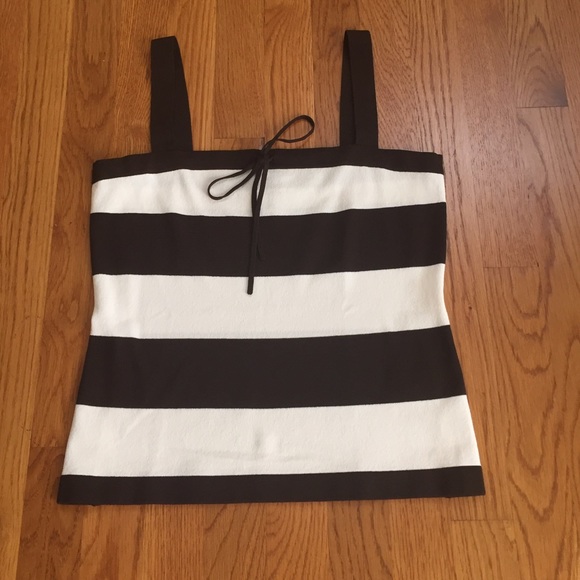 Super cute square neck striped top😎