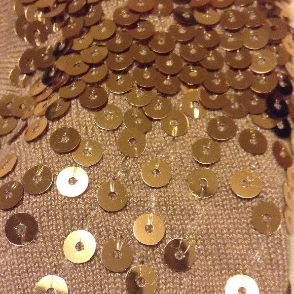Shoulder sequenced Sweater - Picture 3 of 3
