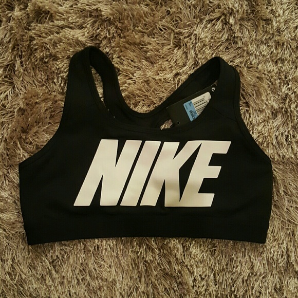 NWT Nike sports bra