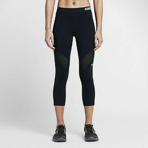 NWT Nike Women's Pro Hypercool Capri