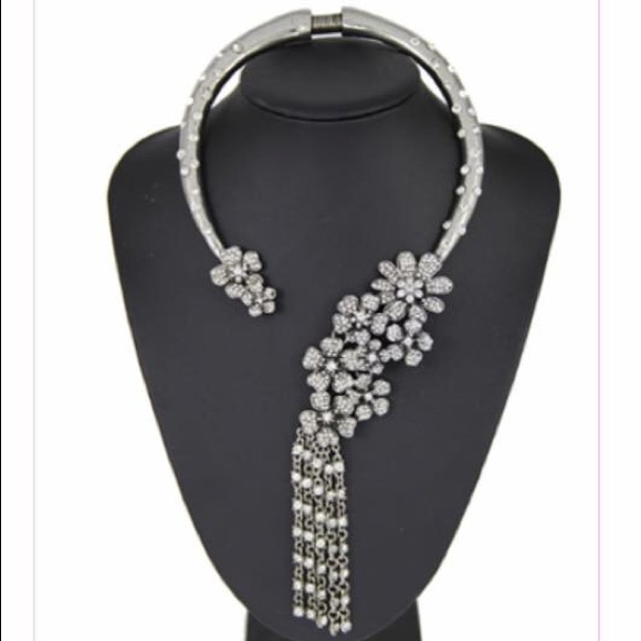 Mirina silver collar