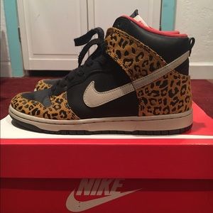 Leopard Dunks