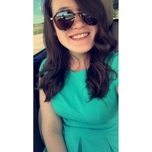 Meet your Posher, Daniela