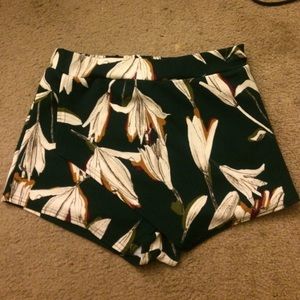 Asymmetrical skort