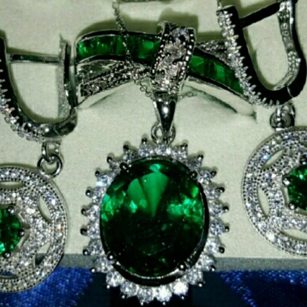 Emerald Set