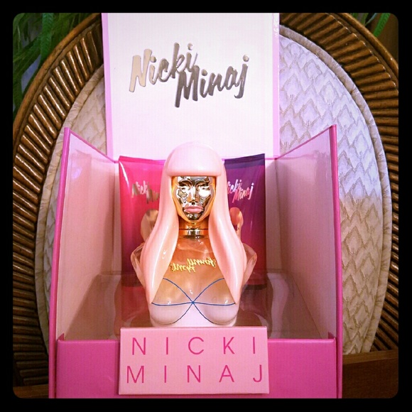 Large Nicki Minaj Pink Friday fragrance gift set
