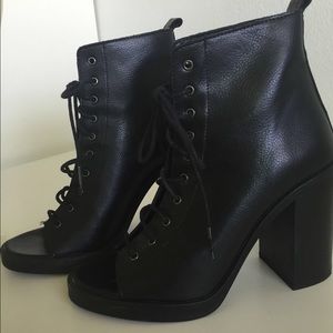 Zara lace up heels! Size 38. Great condition!