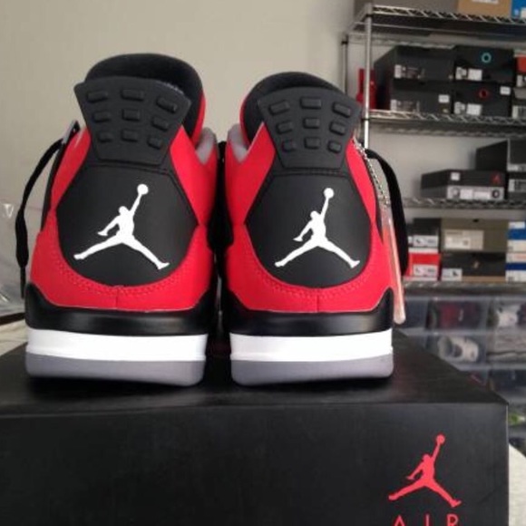 Air Jordan Retro Toro Bravo - Picture 2 of 4