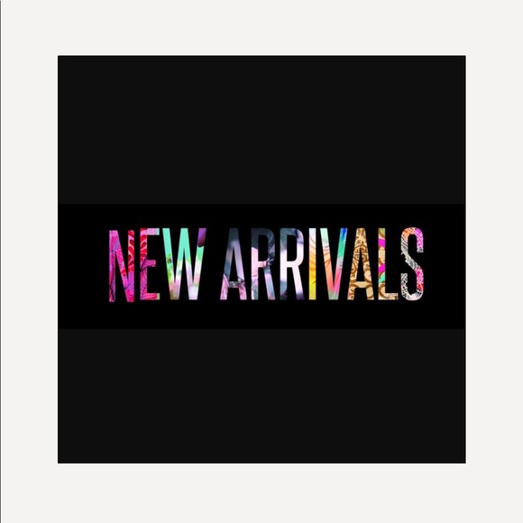 HI, IM APRIL, N IM STRAIGHT OUTTA NEW JERSEY WHO ELSE IS FROM JERSEY ? 🥰💋💋 - Picture 4 of 8