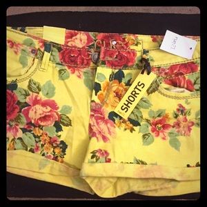 Floral Short shorts!!!