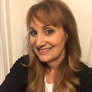 Meet your Posher, Carrie