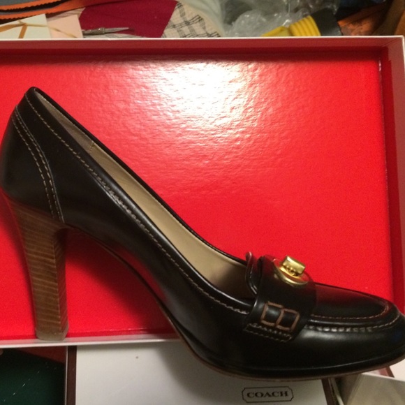 Sz 8B Coach Danna Calf Pump - Picture 2 of 4