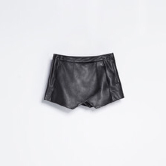 Zara faux leather skort