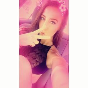 Meet your Posher, Courtney