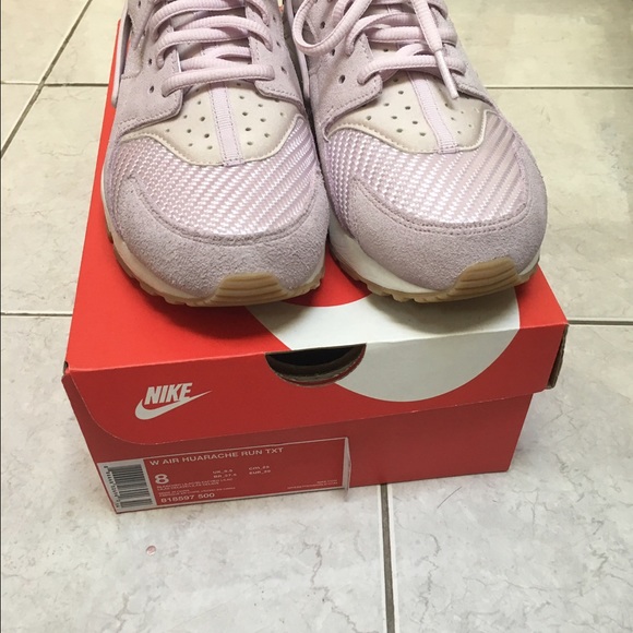 Nike Lilac Lavender Huaraches - Picture 2 of 4