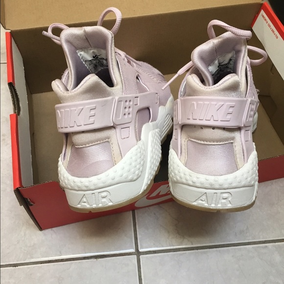 Nike Lilac Lavender Huaraches - Picture 3 of 4