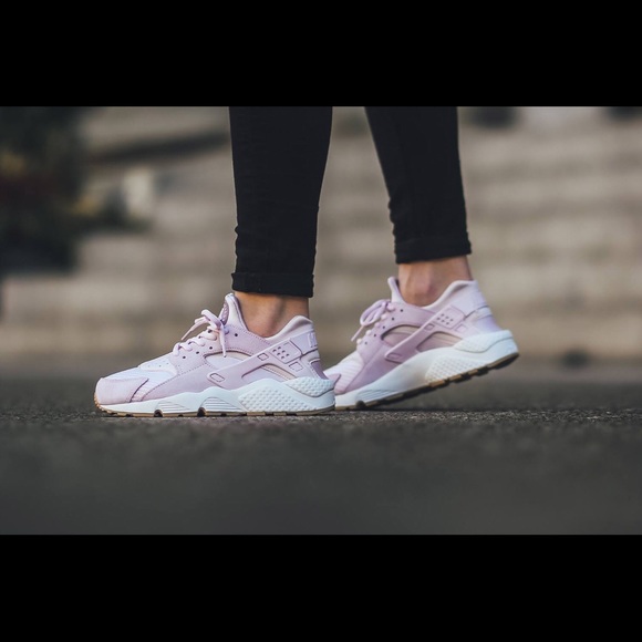 Nike Lilac Lavender Huaraches - Picture 4 of 4
