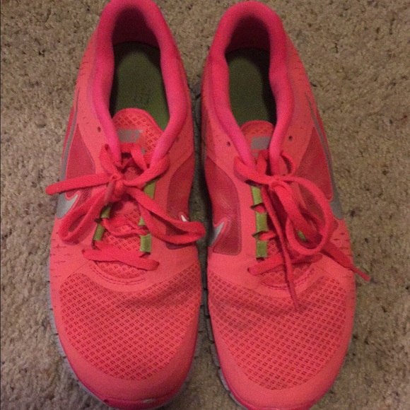 Nike Free Tennis Shoes