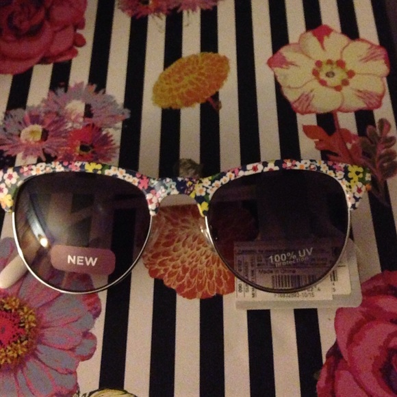 Summer Sunglasses 🌷
