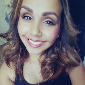 Meet your Posher, Jeneva