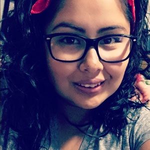 Meet your Posher, Noemi