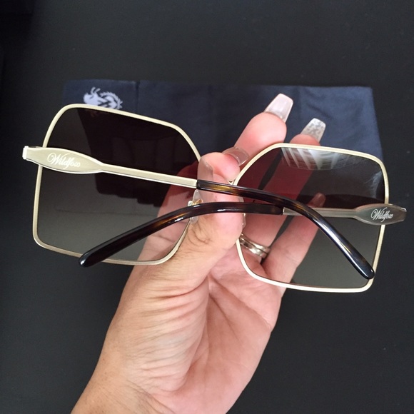 WILDFOX FONTAINE ANTIQUE GOLD SUNGLASSES NEW - Picture 4 of 4