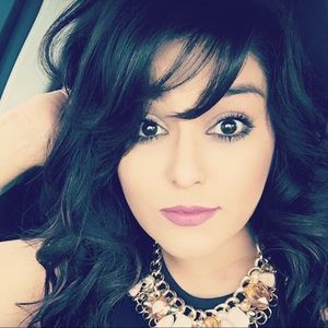 Meet your Posher, Isabel