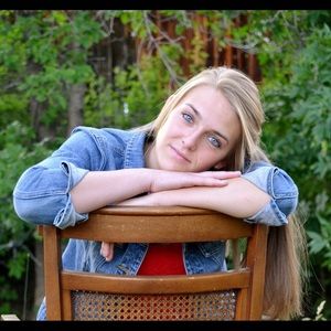 Meet your Posher, Abbie