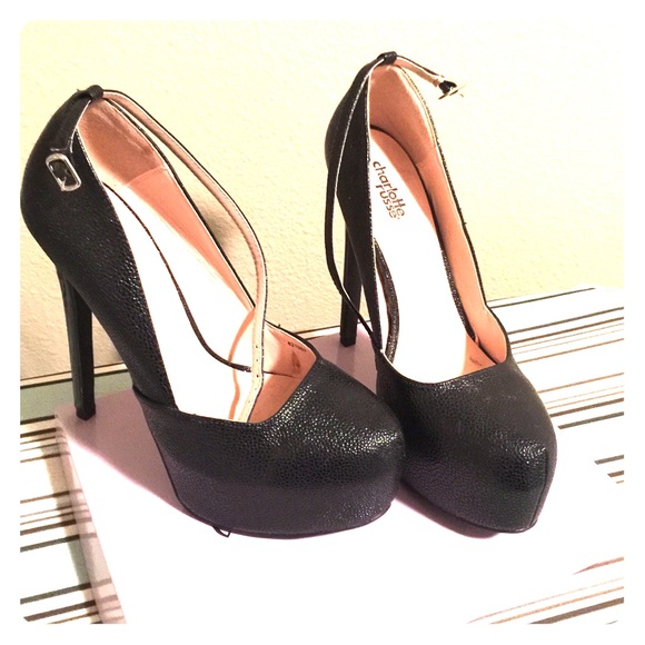 Black Charlotte Russe pumps!