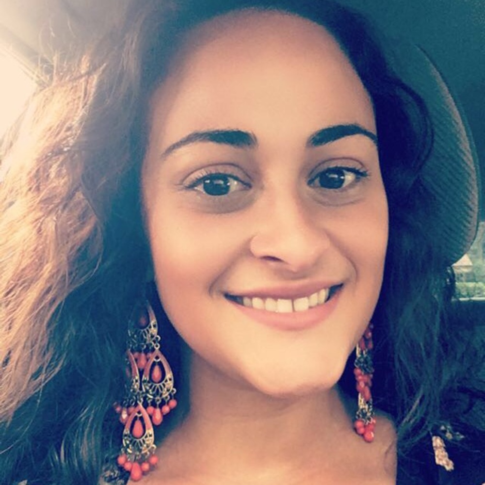 Meet your Posher, Amaris