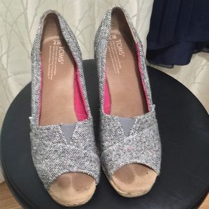 Toms Sz 7 Wedge Heel