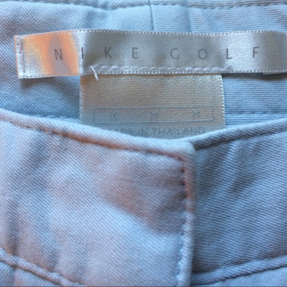 Donated Nike Dri Fit women's golf shorts - Picture 3 of 4