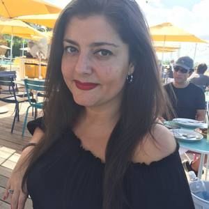 Meet your Posher, Laura