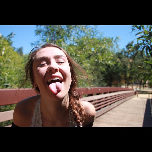 Meet your Posher - Picture 2 of 3